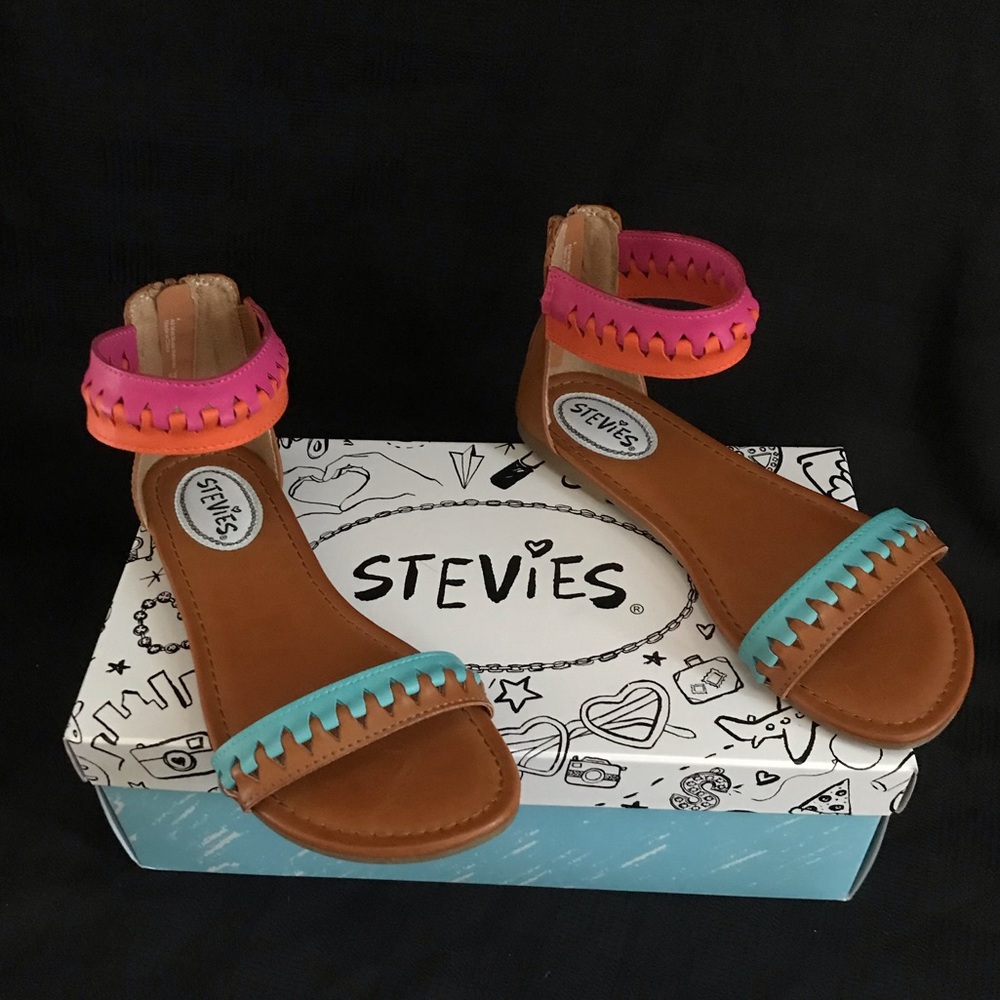 Stevies Girls Multi-Colored ZigZag Sandals Size 4